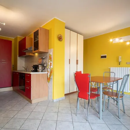 Gli Archi, Monolocale In *