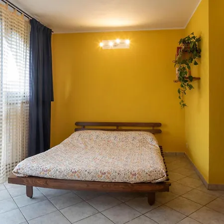 Gli Archi, Monolocale In *